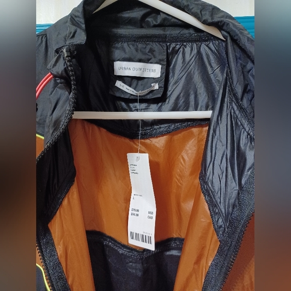 NWT Urban Outfitters Wind Breaker Color Block Large - Picture 7 of 14